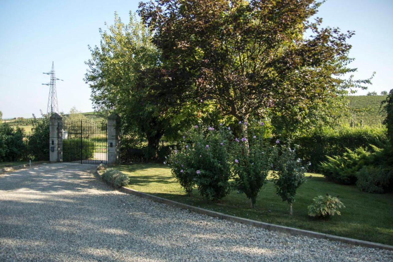 Villa Cascina Dani à Agliano Terme Extérieur photo