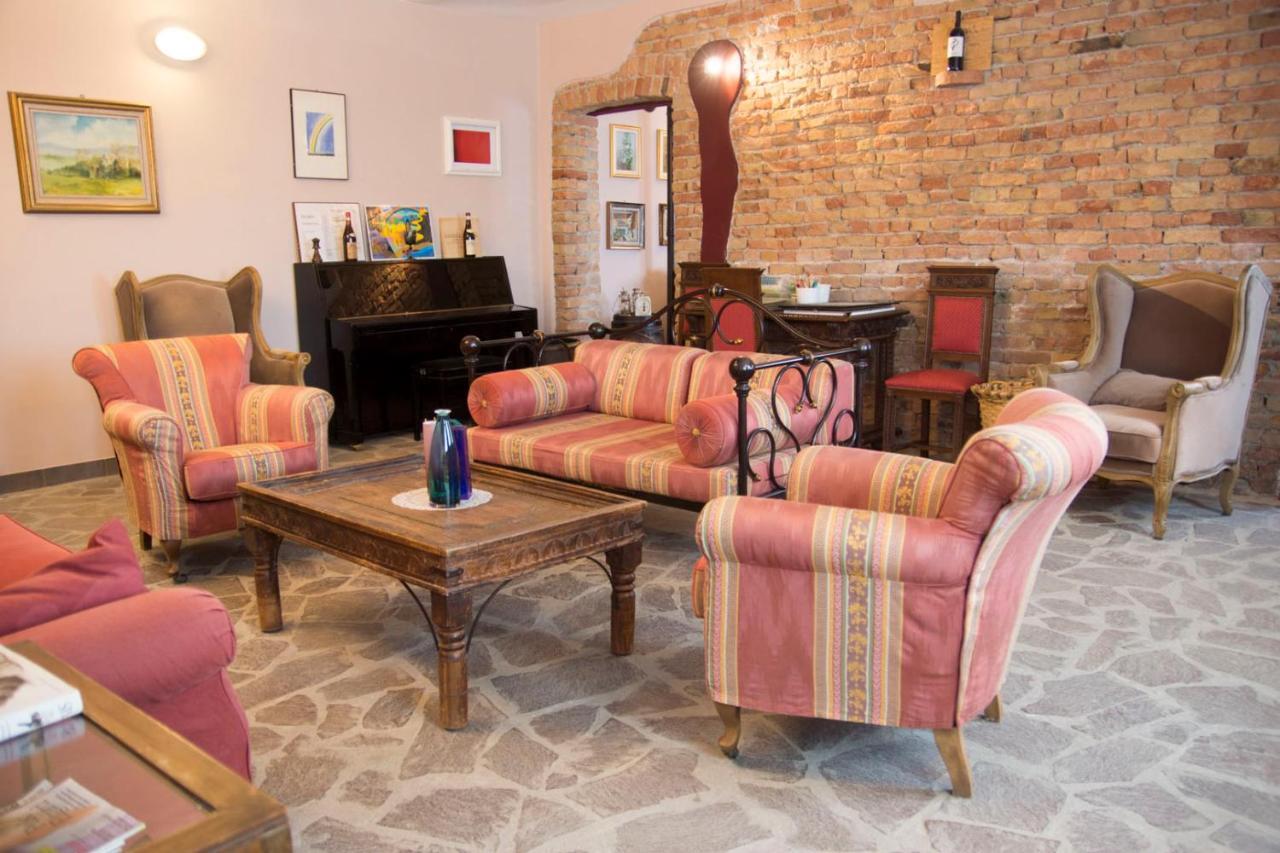 Villa Cascina Dani à Agliano Terme Extérieur photo