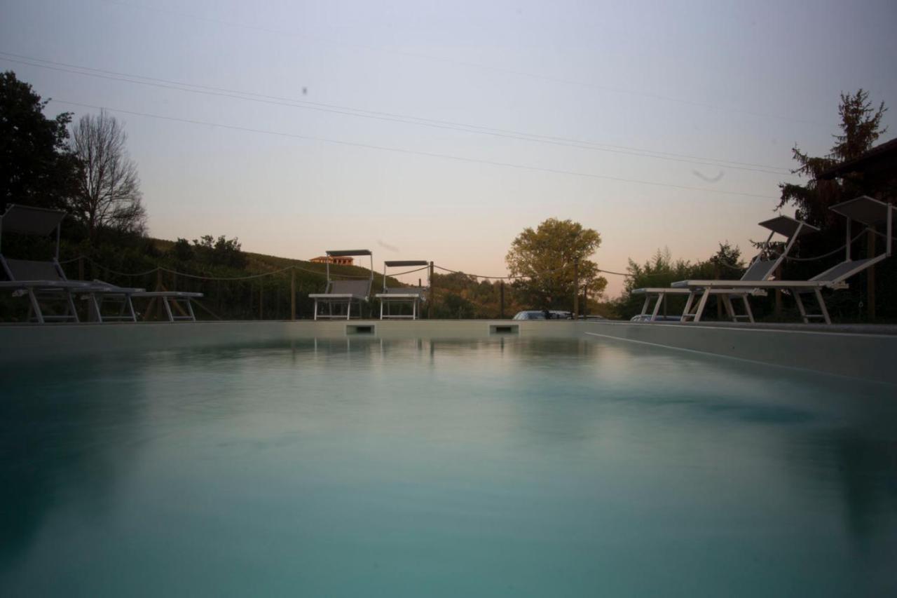 Villa Cascina Dani à Agliano Terme Extérieur photo